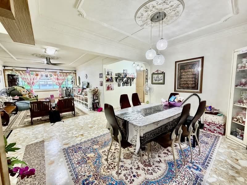 711 Bedok Reservoir Road, 711 Bedok Reservoir Road, 3 Bedrooms, 1,345 sqft, HDB Flat For Sale, by Alvin Yap, 500161484 - Living Room - PropertyGuru.com.sg