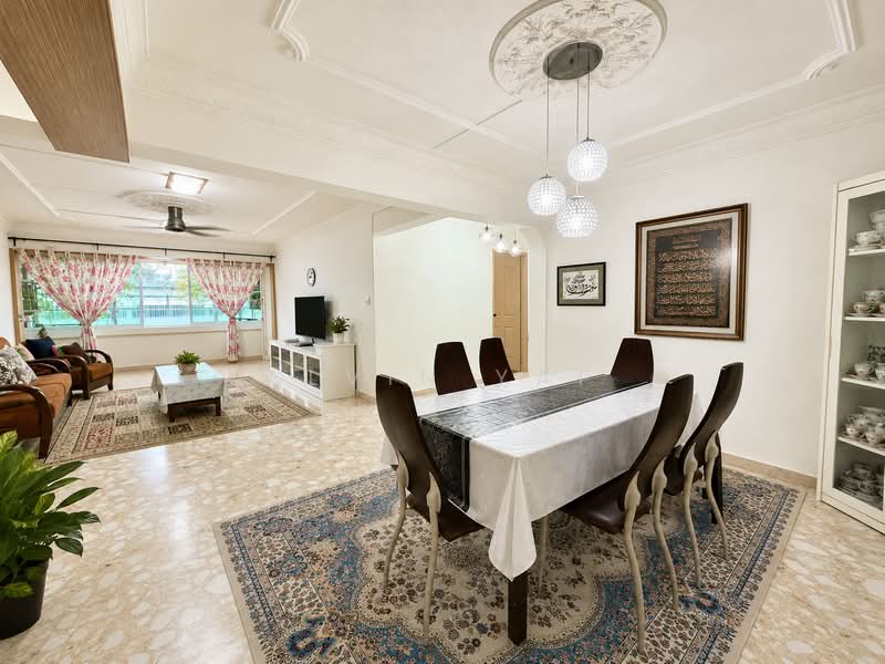 711 Bedok Reservoir Road, 711 Bedok Reservoir Road, 3 Bedrooms, 1,345 sqft, HDB Flat For Sale, by Alvin Yap, 500161484 - Living Room - PropertyGuru.com.sg