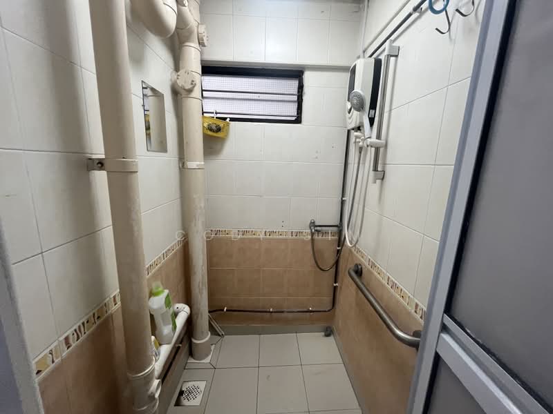 203 Toa Payoh North, 203 Toa Payoh North, 3 Bedrooms, 700 sqft, HDB Flat For Rent, by Cody Sim, 500161487 - Bathroom - PropertyGuru.com.sg