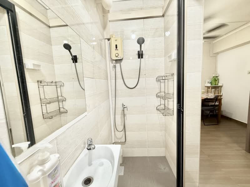 833 Hougang Central, 833 Hougang Central, Room Rental, 150 sqft, HDB Flat For Rent, by Ronald Chye, 500161501 - Bathroom - PropertyGuru.com.sg