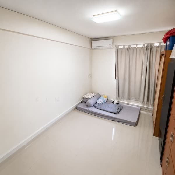 124 Yishun Street 11, 124 Yishun Street 11, 3 Bedrooms, 1,033 sqft, HDB Flat For Sale, by Kim Wah Ng, 500161503 - Bedroom - PropertyGuru.com.sg