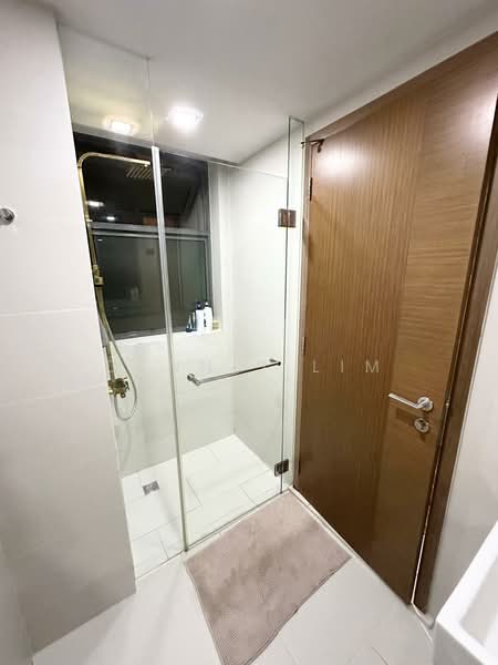 The Topiary, 13 Fernvale Lane, 3 Bedrooms, 915 sqft, Executive Condominium For Sale, by Dennis Lim, 500161504 - Bathroom - PropertyGuru.com.sg