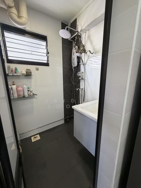 4 Bedok South Avenue 1, 4 Bedok South Avenue 1, 2 Bedrooms, 699 sqft, HDB Flat For Sale, by Jayden Loong, 500161505 - Bathroom - PropertyGuru.com.sg