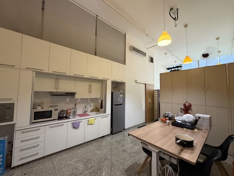 Soho2 @ Central, 12 Eu Tong Sen Street, 635 sqft, Office For Rent, by Kalvin Lai, 500161507 - Kitchen - CommercialGuru.com.sg