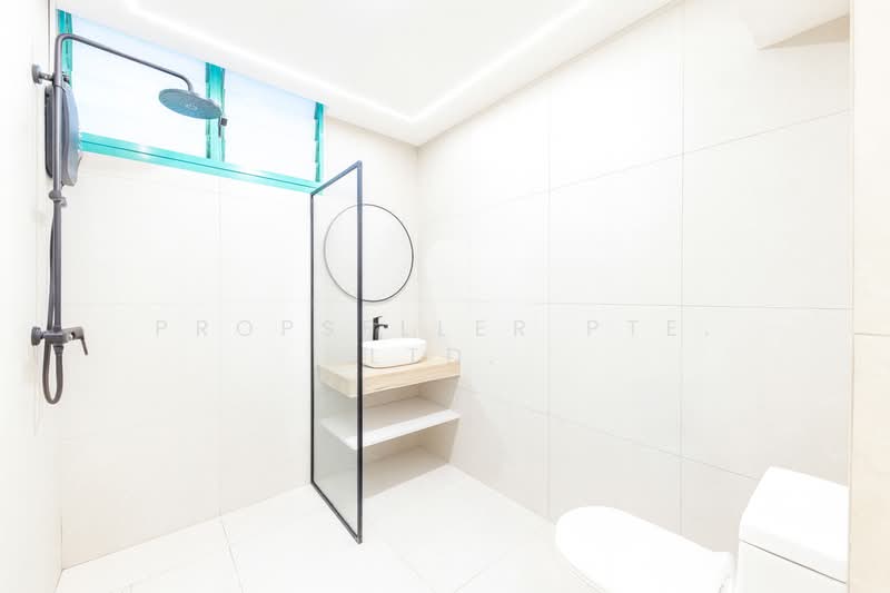 476 Segar Road, 476 Segar Road, 3 Bedrooms, 1,184 sqft, HDB Flat For Sale, by KOH YONG JIAN, 500161508 - Bathroom - PropertyGuru.com.sg