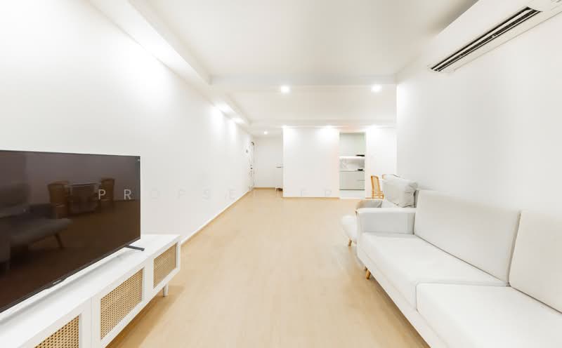476 Segar Road, 476 Segar Road, 3 Bedrooms, 1,184 sqft, HDB Flat For Sale, by KOH YONG JIAN, 500161508 - Living Room - PropertyGuru.com.sg