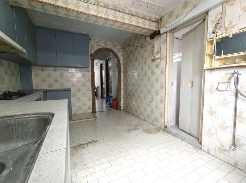 16 Upper Boon Keng Road, 16 Upper Boon Keng Road, 3 Bedrooms, 700 sqft, HDB Flat For Sale, by Rabecca Lai, 500161514 - Kitchen - PropertyGuru.com.sg