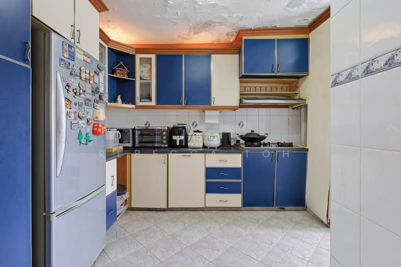 142 Bukit Batok Street 11, 142 Bukit Batok Street 11, 3 Bedrooms, 1,668 sqft, HDB Flat For Sale, by Rebecca Toh, 500161515 - Kitchen - PropertyGuru.com.sg