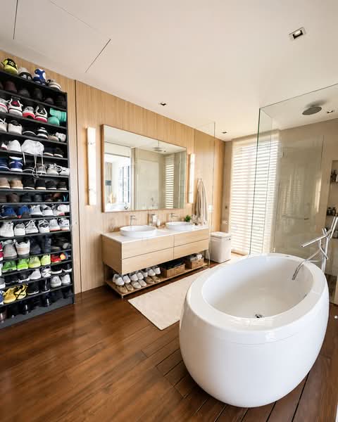 Rare High-Floor 3BR Luxurious Freehold Condominium With Private Lift Near Orchard (District 10), , 3 Bedrooms, 2,034 sqft, Condominium For Sale, by Alvin Choo H.C, 500161520 - Bathroom - PropertyGuru.com.sg
