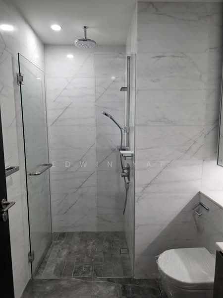 Midtown Bay, 122 Beach Road, 1 Bedroom, 409 sqft, Condominium For Rent, by Edwin Yap, 500161538 - Bathroom - PropertyGuru.com.sg