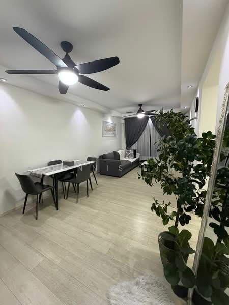 547A Segar Road, 547A Segar Road, 3 Bedrooms, 990 sqft, HDB Flat For Sale, by Dennis Lim, 500161547 - Living Room - PropertyGuru.com.sg