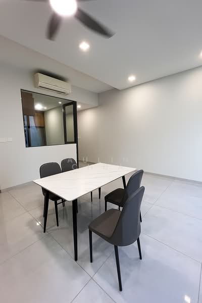Sea Pavilion Residences, 494 Upper East Coast Road, 3 Bedrooms, 904 sqft, Condominium For Sale, by Pauline Chua, 500161571 - Dining Room - PropertyGuru.com.sg