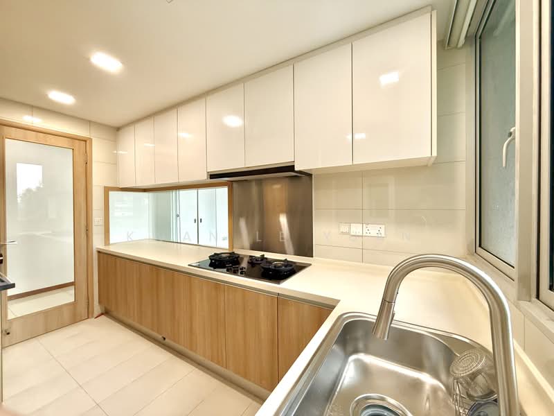 Caspian, 60 Lakeside Drive, 4 Bedrooms, 1,604 sqft, Condominium For Sale, by Kwan Le Yuan, 500161572 - Kitchen - PropertyGuru.com.sg