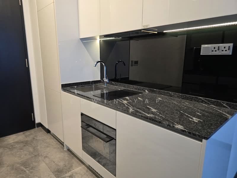 Midtown Bay, 122 Beach Road, 1 Bedroom, 452 sqft, Condominium For Rent, by Edwin Yap, 500161574 - Kitchen - PropertyGuru.com.sg