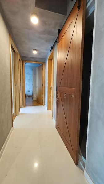 26 Newton, 26 Newton Road Singapore, 2 Bedrooms, 775 sqft, Condominium For Sale, by Vanessa Lee, 500161580 - Corridor - PropertyGuru.com.sg