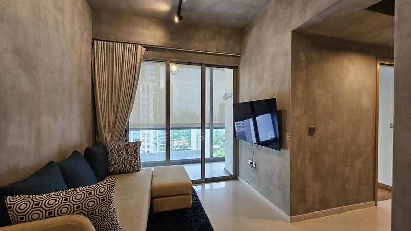 Living Room with high ceiling