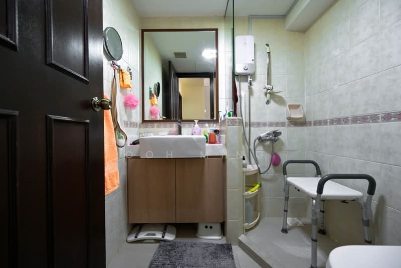 Villa Verde, Verde Grove, 5 Bedrooms, 3,100 sqft, Terraced House For Sale, by Ooh Ming, 500161581 - Bathroom - PropertyGuru.com.sg