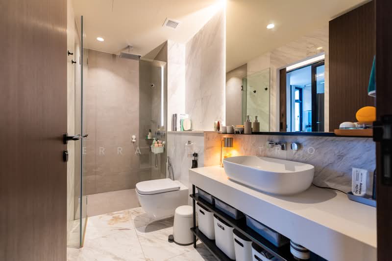 The Iveria, 2 Kim Yam Road, 3 Bedrooms, 947 sqft, Condominium For Sale, by Jerralyn Satrio, 500161583 - Bathroom - PropertyGuru.com.sg