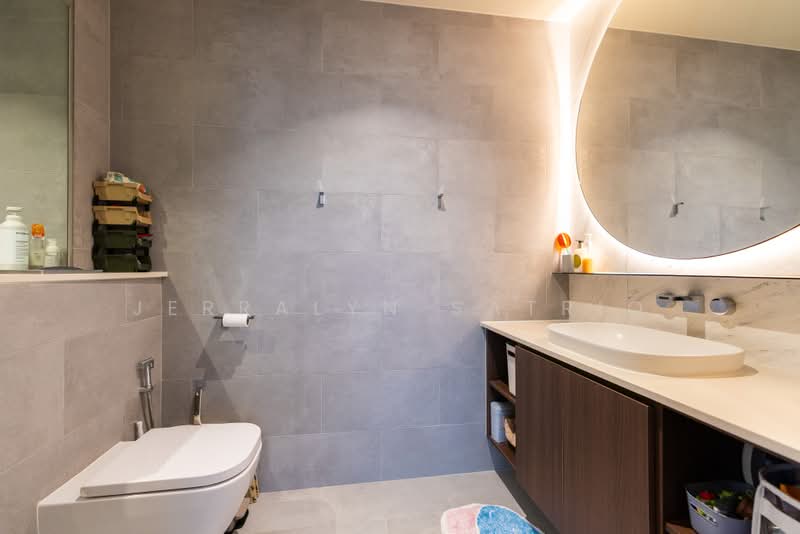 The Iveria, 2 Kim Yam Road, 3 Bedrooms, 947 sqft, Condominium For Sale, by Jerralyn Satrio, 500161583 - Bathroom - PropertyGuru.com.sg