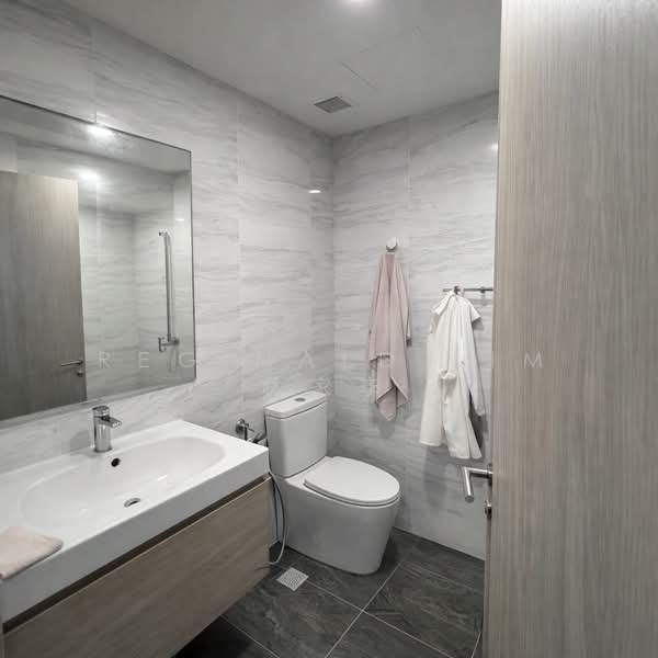 The Alps Residences, 109 Tampines Street 86, 2 Bedrooms, 689 sqft, Condominium For Sale, by Reginald Lim 林家斈, 500161586 - Bathroom - PropertyGuru.com.sg