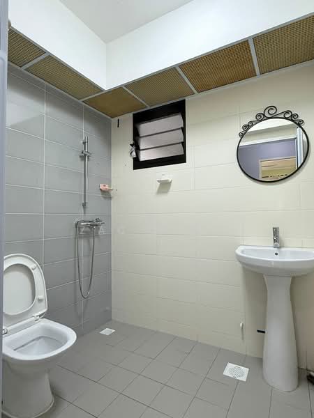 808D Choa Chu Kang Avenue 1, 808D Choa Chu Kang Avenue 1, 3 Bedrooms, 990 sqft, HDB Flat For Rent, by Zac Mohd, 500161594 - Bathroom - PropertyGuru.com.sg