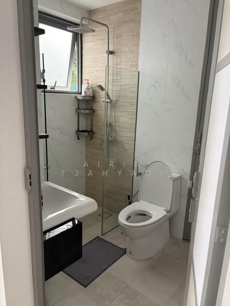 Mandarin Park, Chun Tin Road, Room Rental, 200 sqft, Terraced House For Rent, by Airin Tjahyadi, 500161595 - Bathroom - PropertyGuru.com.sg