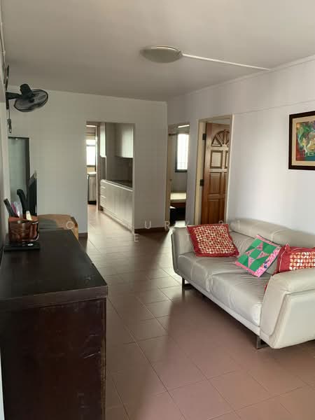 85C Lorong 4 Toa Payoh, 85C Lorong 4 Toa Payoh, 2 Bedrooms, 840 sqft, HDB Flat For Rent, by EDMUND TEO, 500161601 - Living Room - PropertyGuru.com.sg