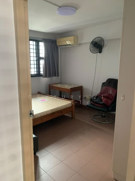 85C Lorong 4 Toa Payoh, 85C Lorong 4 Toa Payoh, 2 Bedrooms, 840 sqft, HDB Flat For Rent, by EDMUND TEO, 500161601 - Bedroom - PropertyGuru.com.sg