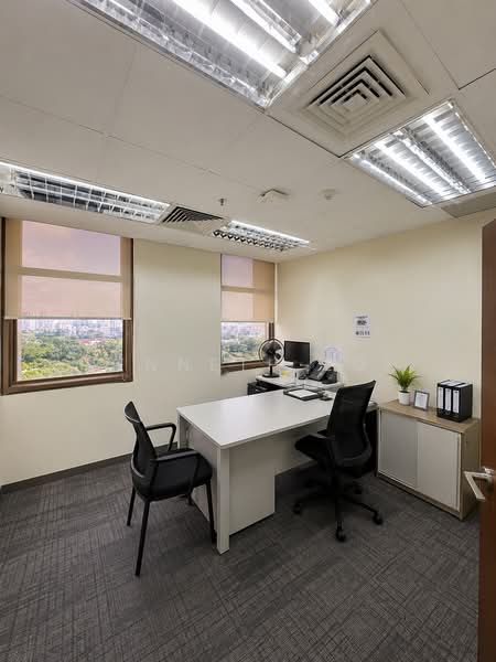 Peninsula Plaza, 111 North Bridge Road, 1,235 sqft, Office For Rent, by Kenneth Loh, 500161603 - Interior - CommercialGuru.com.sg