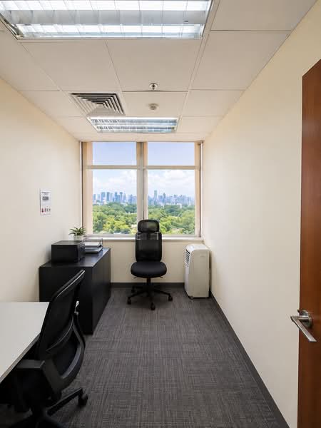 Peninsula Plaza, 111 North Bridge Road, 1,235 sqft, Office For Rent, by Kenneth Loh, 500161603 - Study - CommercialGuru.com.sg