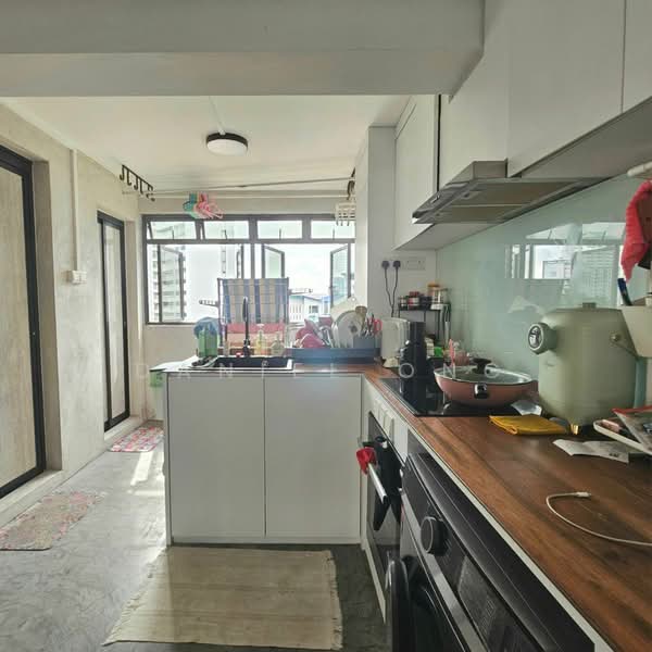 34 Marine Crescent, 34 Marine Crescent, 2 Bedrooms, 883 sqft, HDB Flat For Sale, by Daniel Ong, 500161607 - Kitchen - PropertyGuru.com.sg