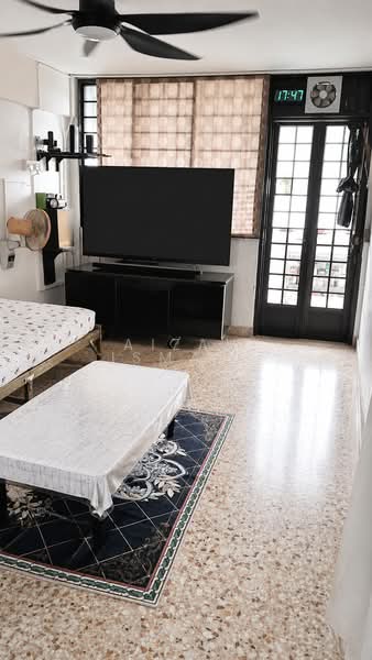1 Marsiling Drive, 1 Marsiling Drive, 2 Bedrooms, 700 sqft, HDB Flat For Sale, by Aizah Ismail, 500161621 - Living Room - PropertyGuru.com.sg