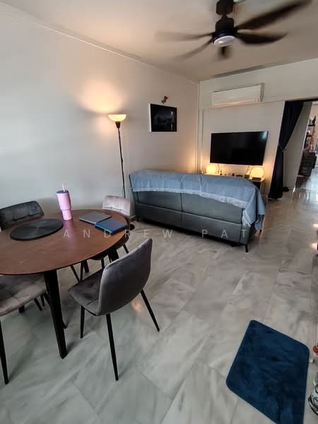 161 Tampines Street 12, 161 Tampines Street 12, 2 Bedrooms, 797 sqft, HDB Flat For Rent, by Andrew Pat, 500161622 - Living Room - PropertyGuru.com.sg