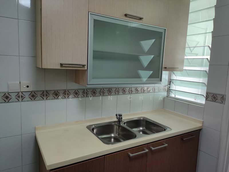 Tanjong Ria Condominium, 121 Tanjong Rhu Road, 3 Bedrooms, 1,378 sqft, Condominium For Sale, by Kelvin Chia, 500161630 - Kitchen - PropertyGuru.com.sg