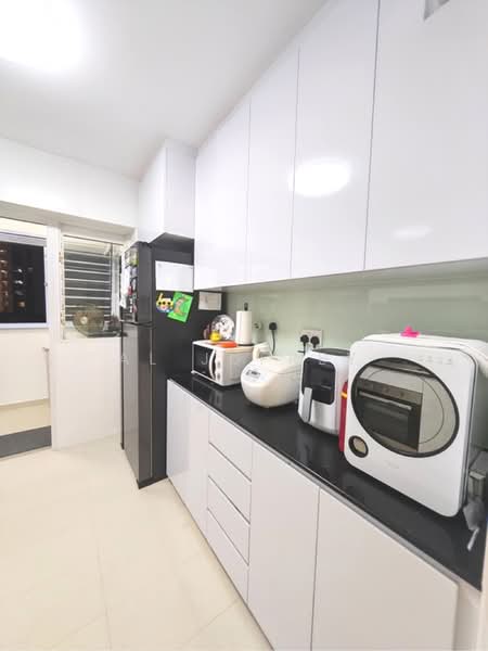 621A Tampines Street 61, 621A Tampines Street 61, 3 Bedrooms, 1,001 sqft, HDB Flat For Sale, by Al Jufrey, 500161632 - Kitchen cabinet (right side) - PropertyGuru.com.sg