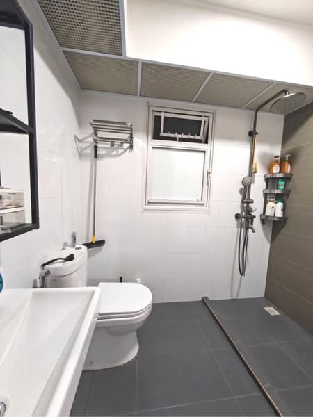 621A Tampines Street 61, 621A Tampines Street 61, 3 Bedrooms, 1,001 sqft, HDB Flat For Sale, by Al Jufrey, 500161632 - MBR toilet - PropertyGuru.com.sg