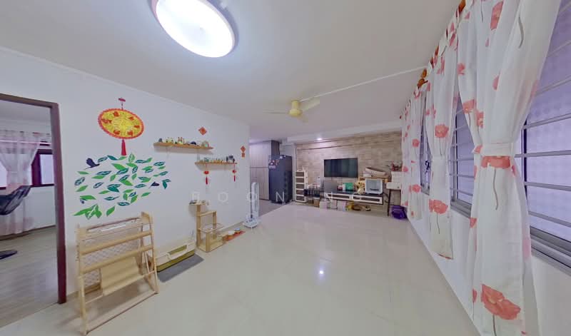 647 Yishun Street 61, 647 Yishun Street 61, 3 Bedrooms, 947 sqft, HDB Flat For Sale, by Boon Ng, 500161634 - Living Room - PropertyGuru.com.sg