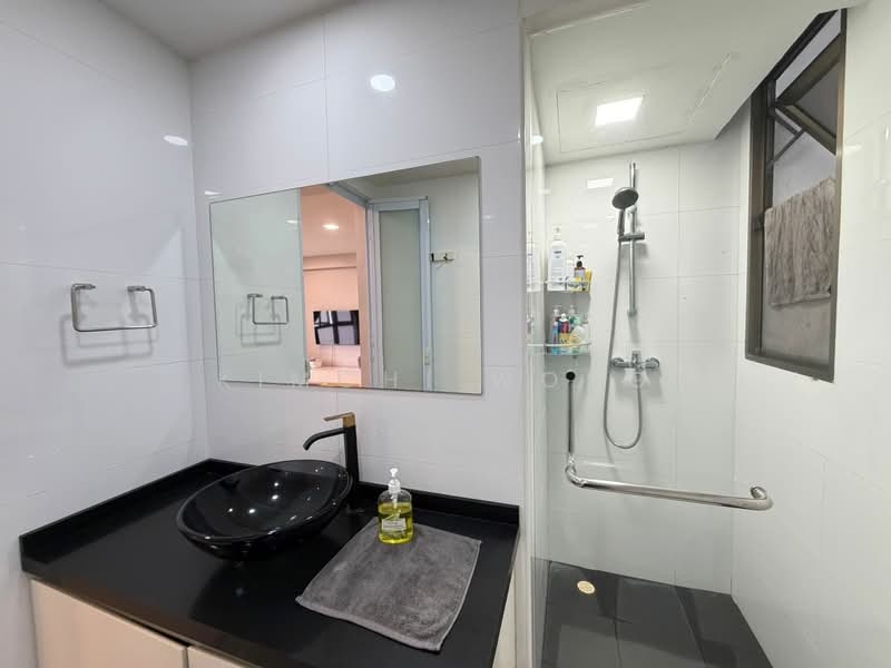 Parkview Apartments, 3 Bukit Batok Street 25, 2 Bedrooms, 980 sqft, Apartment For Sale, by Kimchi Wong, 500161638 - Bathroom - PropertyGuru.com.sg