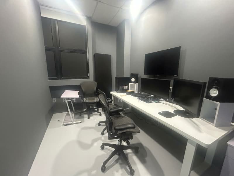 Citilink Warehouse Complex, 102E Pasir Panjang Road, 1,700 sqft, Light Industrial (B1) For Rent, by Brendon Kuay, 500161643 - Study - CommercialGuru.com.sg