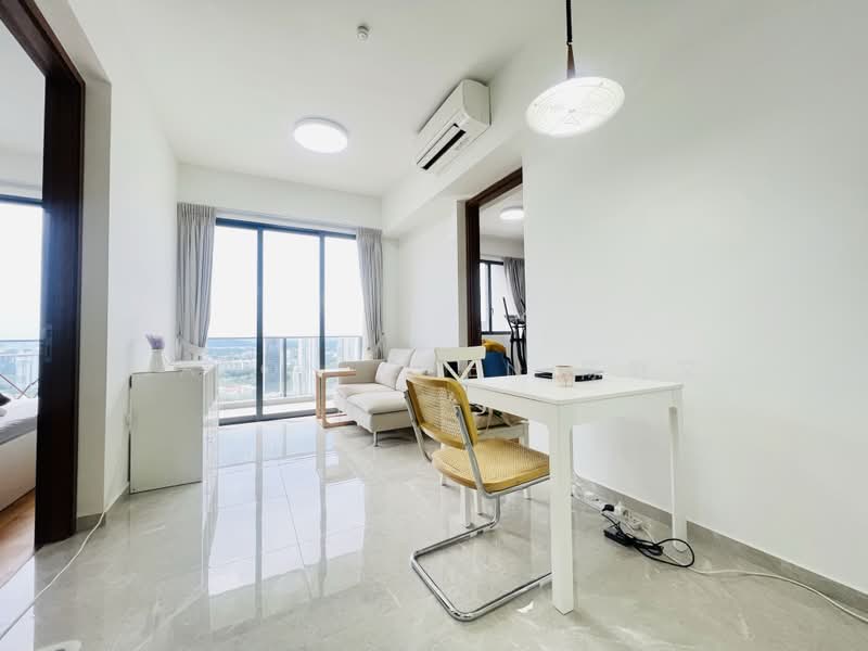 Stirling Residences, 21 Stirling Road, 2 Bedrooms, 657 sqft, Condominium For Rent, by Jason Chen 陈野文, 500161644 - Living Room - PropertyGuru.com.sg