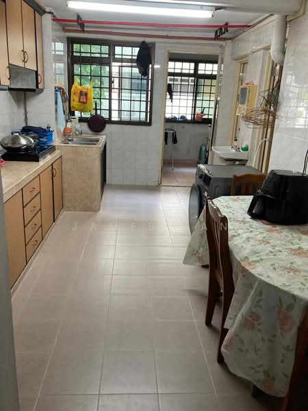 173 Lorong 1 Toa Payoh, 173 Lorong 1 Toa Payoh, Room Rental, 700 sqft, HDB Flat For Rent, by James Tan, 500161645 - Kitchen - PropertyGuru.com.sg