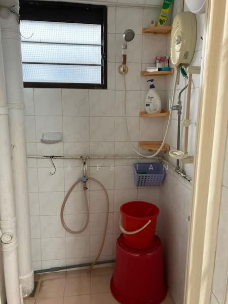 173 Lorong 1 Toa Payoh, 173 Lorong 1 Toa Payoh, Room Rental, 700 sqft, HDB Flat For Rent, by James Tan, 500161645 - Bathroom - PropertyGuru.com.sg