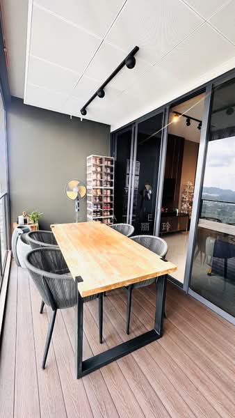 Whistler Grand, 107 West Coast Vale, 4 Bedrooms, 1,281 sqft, Condominium For Sale, by Grace Tan 陈丽玲, 500161659 - Balcony - PropertyGuru.com.sg