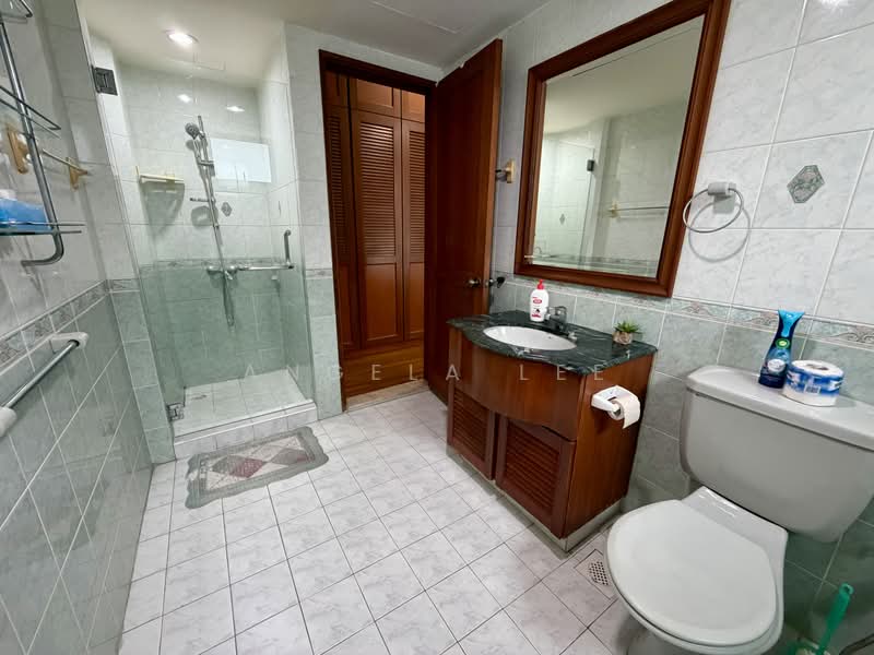 Simei Green Condominium, 3 Simei Street 4, 3 Bedrooms, 1,377 sqft, Condominium For Rent, by Angela Lee, 500161660 - Bathroom - PropertyGuru.com.sg