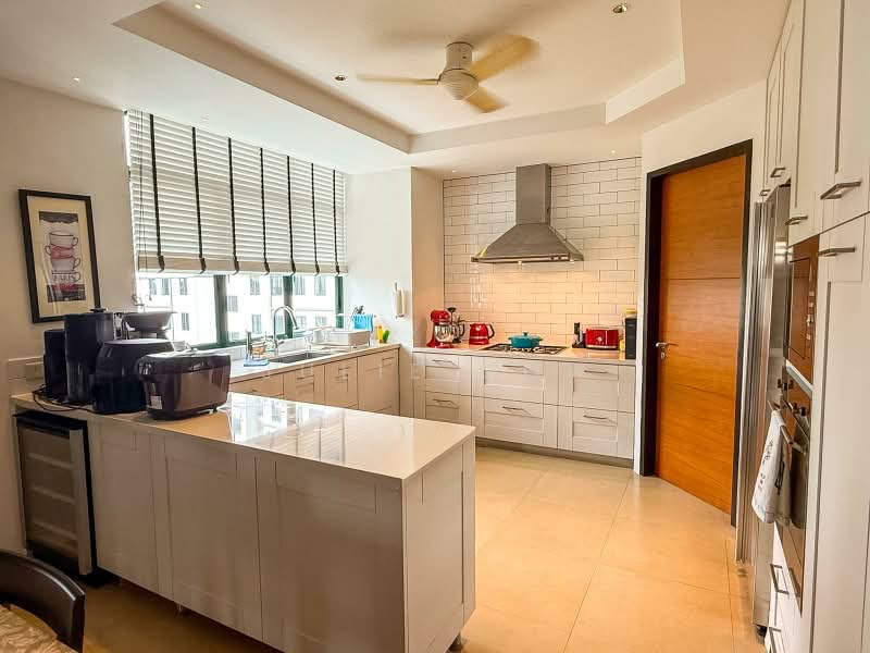 Jaya Tower, 431 Bukit Timah Road, 3 Bedrooms, 2,142 sqft, Apartment For Rent, by Julie Goh, 500161666 - Kitchen - PropertyGuru.com.sg