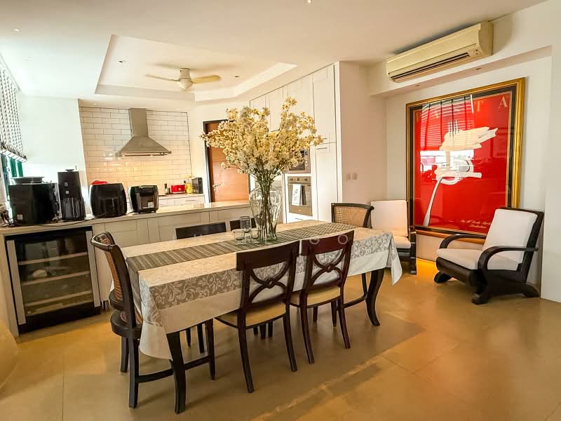 Jaya Tower, 431 Bukit Timah Road, 3 Bedrooms, 2,142 sqft, Apartment For Rent, by Julie Goh, 500161666 - Kitchen - PropertyGuru.com.sg