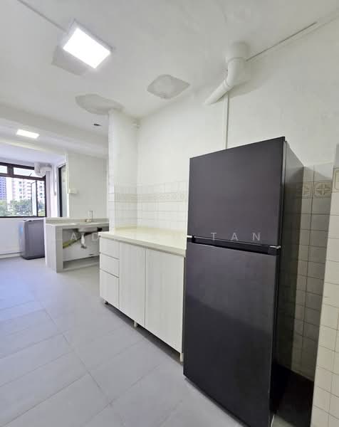 34 Jalan Bahagia, 34 Jalan Bahagia, 2 Bedrooms, 603 sqft, HDB Flat For Sale, by Adrian Tan, 500161668 - Kitchen - PropertyGuru.com.sg
