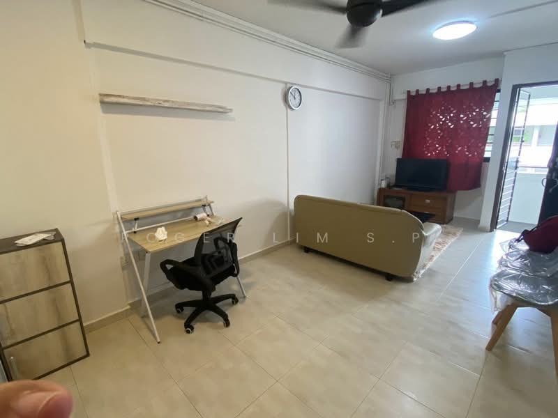 720 Ang Mo Kio Avenue 6, 720 Ang Mo Kio Avenue 6, 2 Bedrooms, 730 sqft, HDB Flat For Rent, by Roger Lim S.P, 500161678 - Living Room - PropertyGuru.com.sg