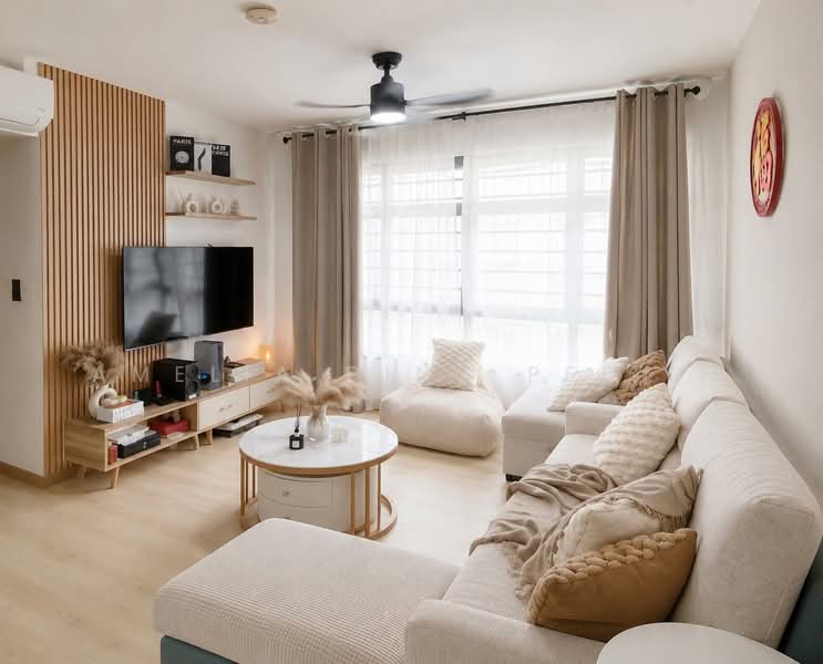 479B Yishun Street 42, 479B Yishun Street 42, 3 Bedrooms, 1,001 sqft, HDB Flat For Sale, by Amelia Ding Pei Yi, 500161679 - Living Room - PropertyGuru.com.sg