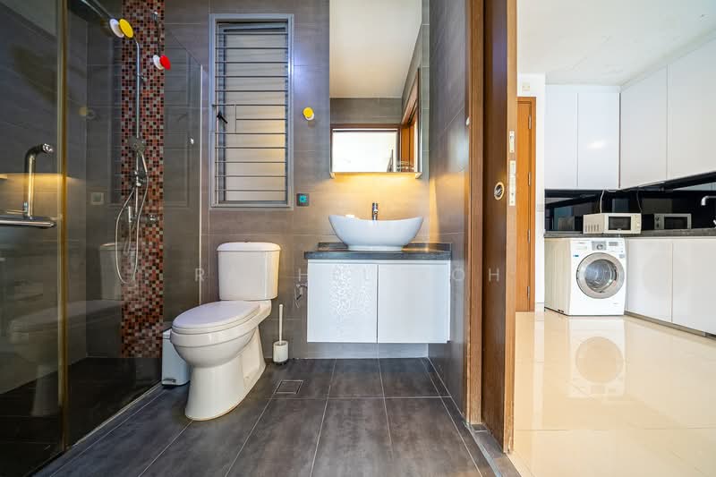 D'Zire, 12 Robey Crescent, 1 Bedroom, 484 sqft, Condominium For Sale, by Rachel Koh, 500161691 - Bathroom - PropertyGuru.com.sg